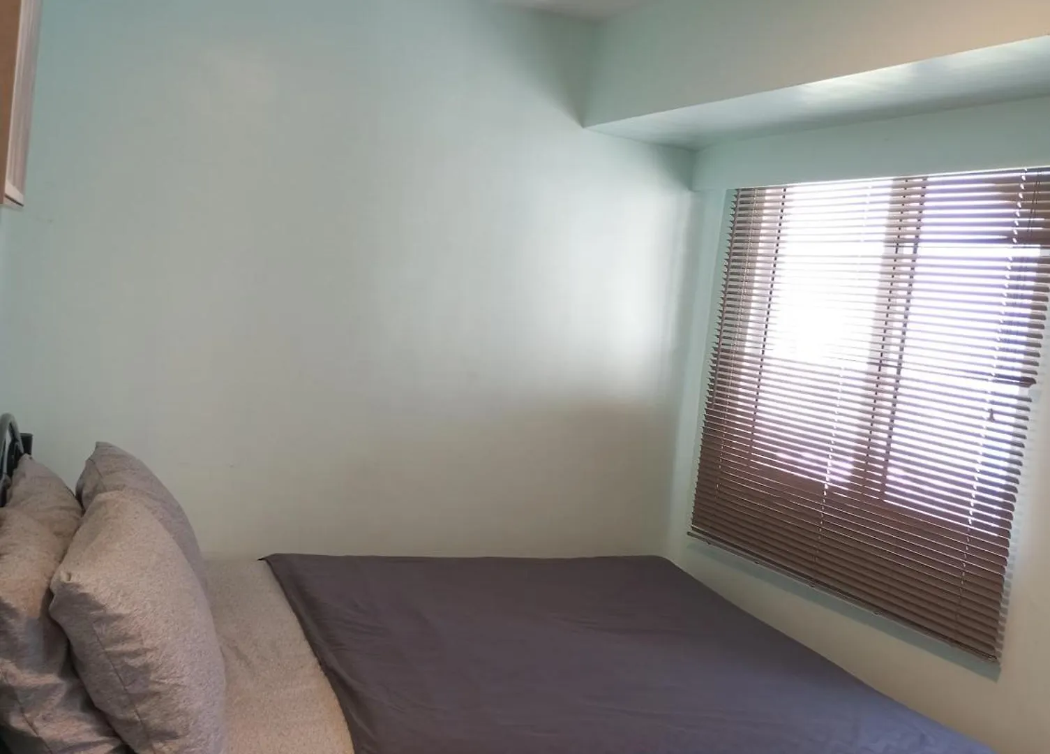 Fort Victoria Affordable Loftstyle 2Br Manila Apartment